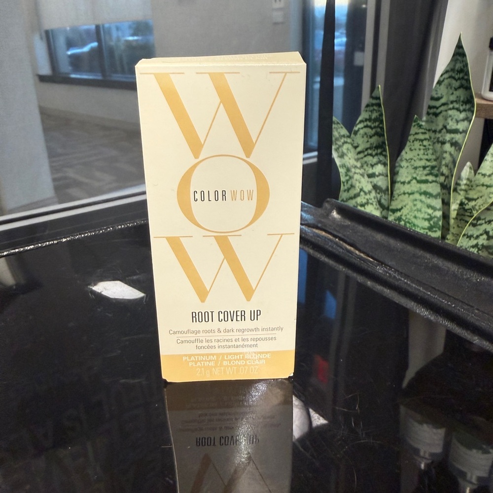 Color Wow Root Cover Up- Platinum (Brand new in Box)